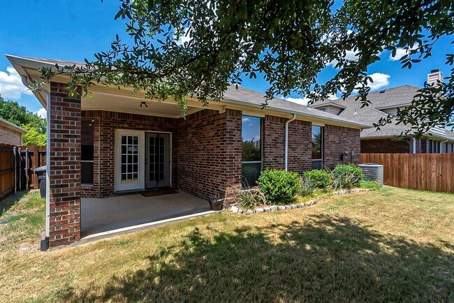 Building Photo - 2324 Spruce Springs Way