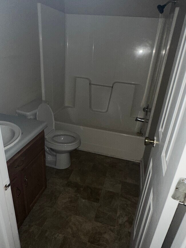 Bathroom #2 - 274 King Henry Rd