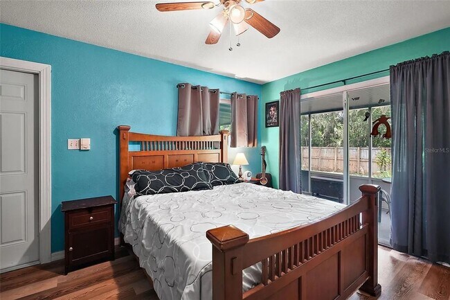 Building Photo - BEAUTIFUL 4BED 2BATH HOME WITH DETACHED OF...