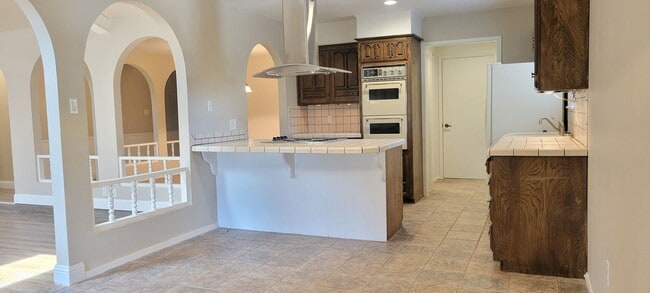 Building Photo - LARGE HOME IN NORTHEAST CLOVIS