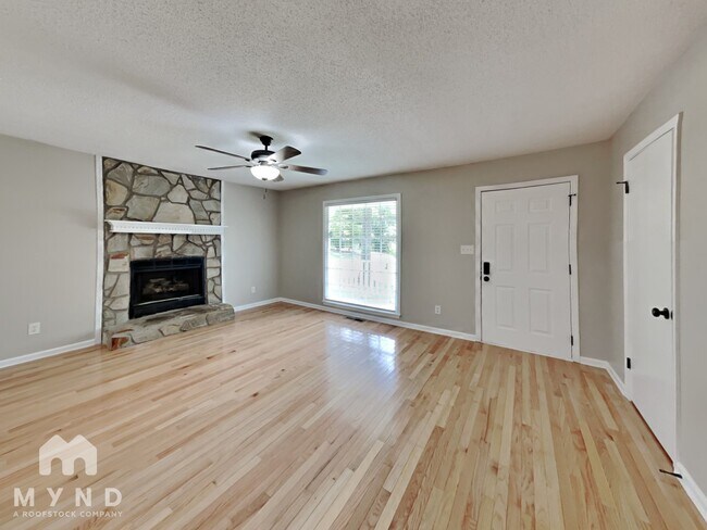 Building Photo - 258 Cove Rd