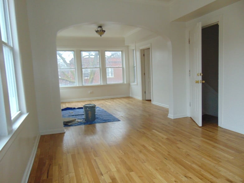 Building Photo - 1501 E 74th Pl