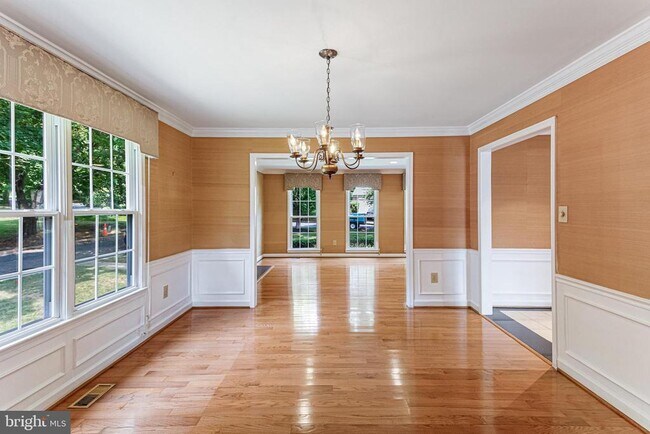 Building Photo - 7416 Royal Dominion Dr