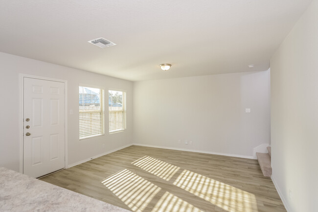 Building Photo - Somerset Trails - 3743 Somers Crest, San A...