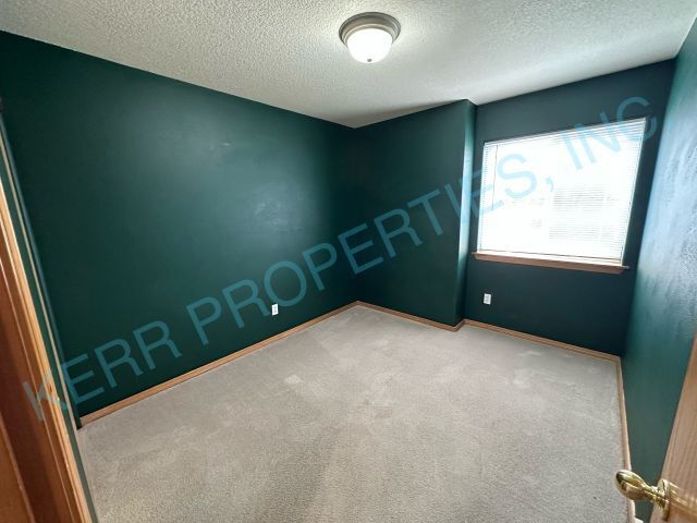 Building Photo - Charming 3-Bed Oasis with 2.5 Baths in Sandy, OR – Spacious 1,542 Sq Ft Gem on Jade Glen Ave!