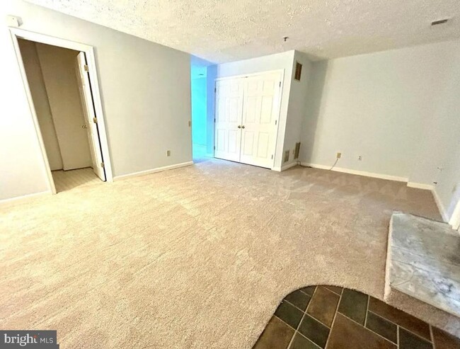 Building Photo - 8807 Briarcliff Ln
