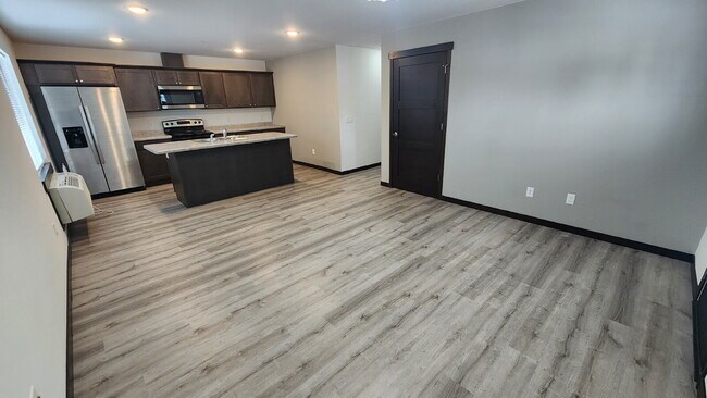 Building Photo - Modern 2 Bedroom, 2 Bathroom Residence wit...
