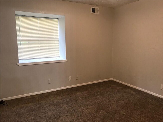 Building Photo - 4902 West Gate Blvd