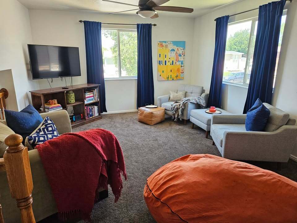 Building Photo - 175 W 400 S