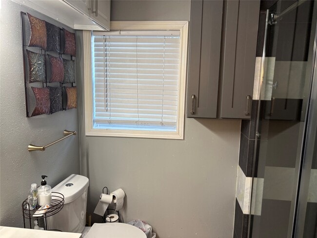 Building Photo - 2201 Nettleton St