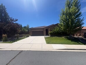 Building Photo - 4 bedroom 3 bath stunner in Sparks