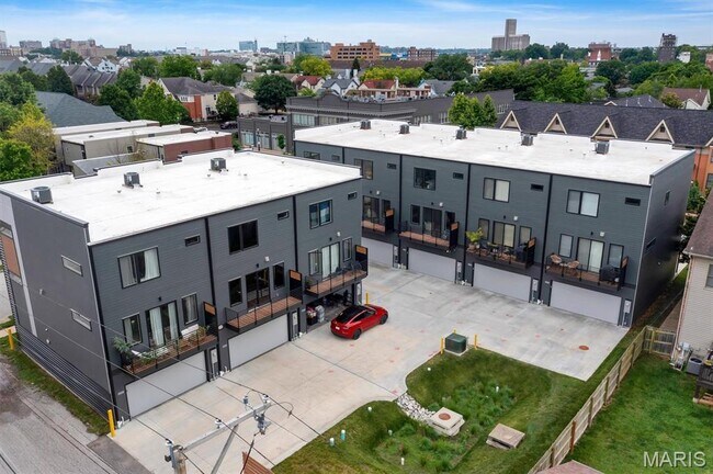 Building Photo - 513 Whittier St