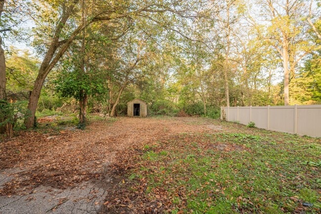 Building Photo - NORTHSIDE RARE GEM - FULLY RENOVATED 5+ BE...
