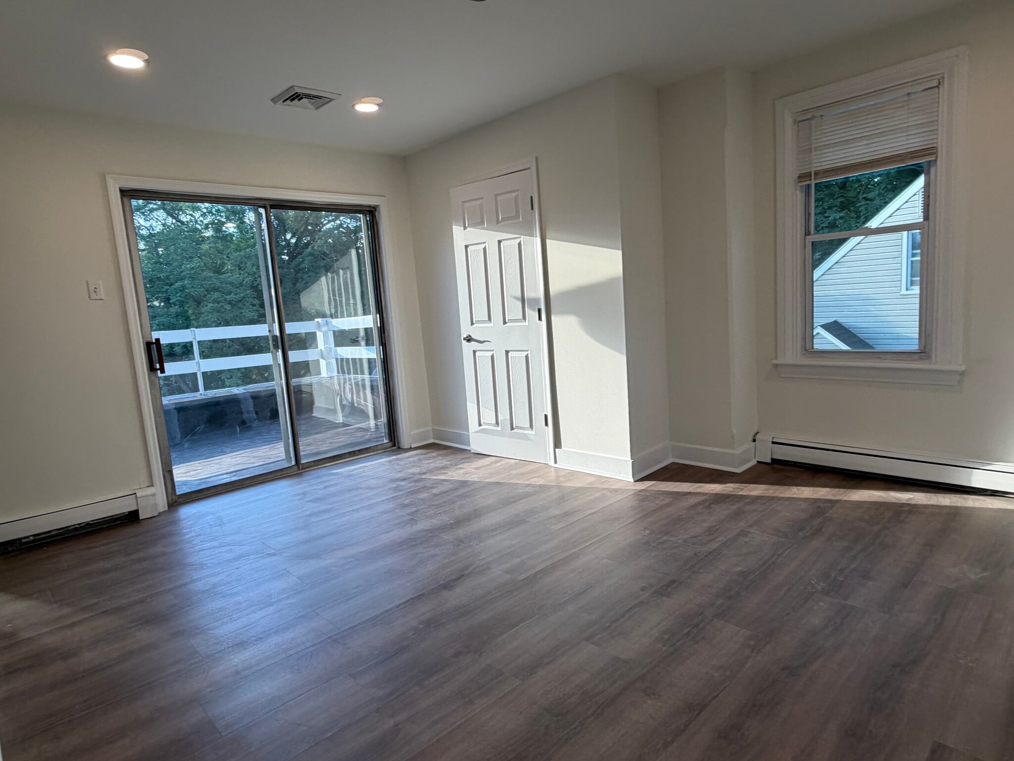 Building Photo - 722 Hilltown Pike