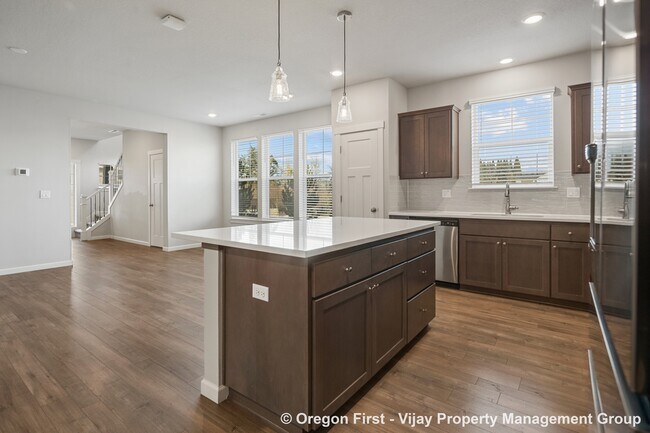 Building Photo - 3662 SE 67th Ave