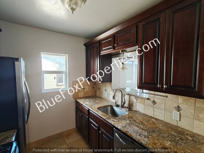 Building Photo - 1510 E Silver St