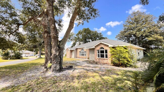 Building Photo - 23 Winding Woods Trail