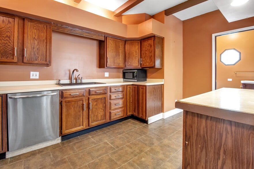 Building Photo - 67 Crescent Ave