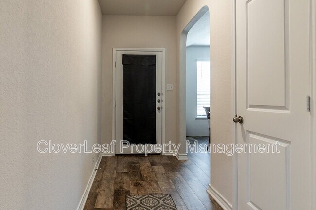 Building Photo - 6819 Whisper Grv