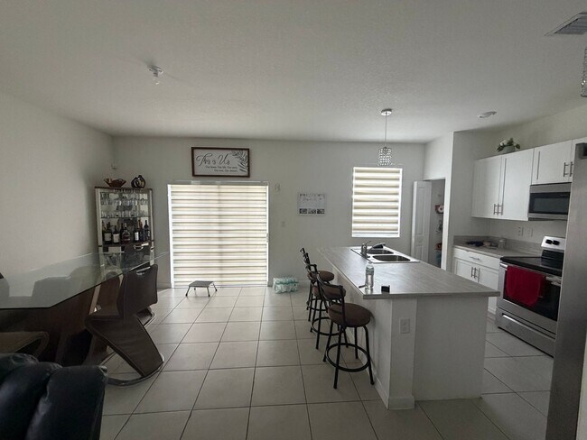 Building Photo - Stunning 3BR House in Homestead