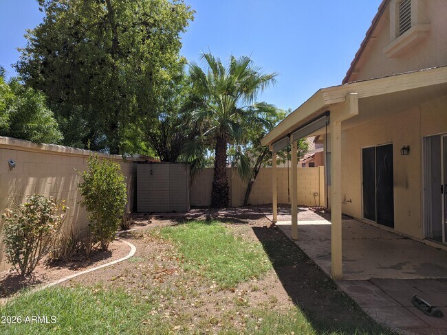 Building Photo - 1321 N Jamaica Way