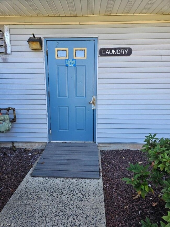 Building Photo - 20 Delar Pkwy