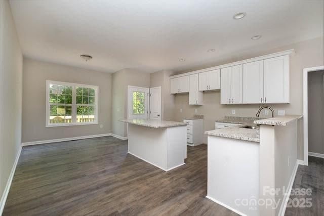 Building Photo - 324 N Milford Dr