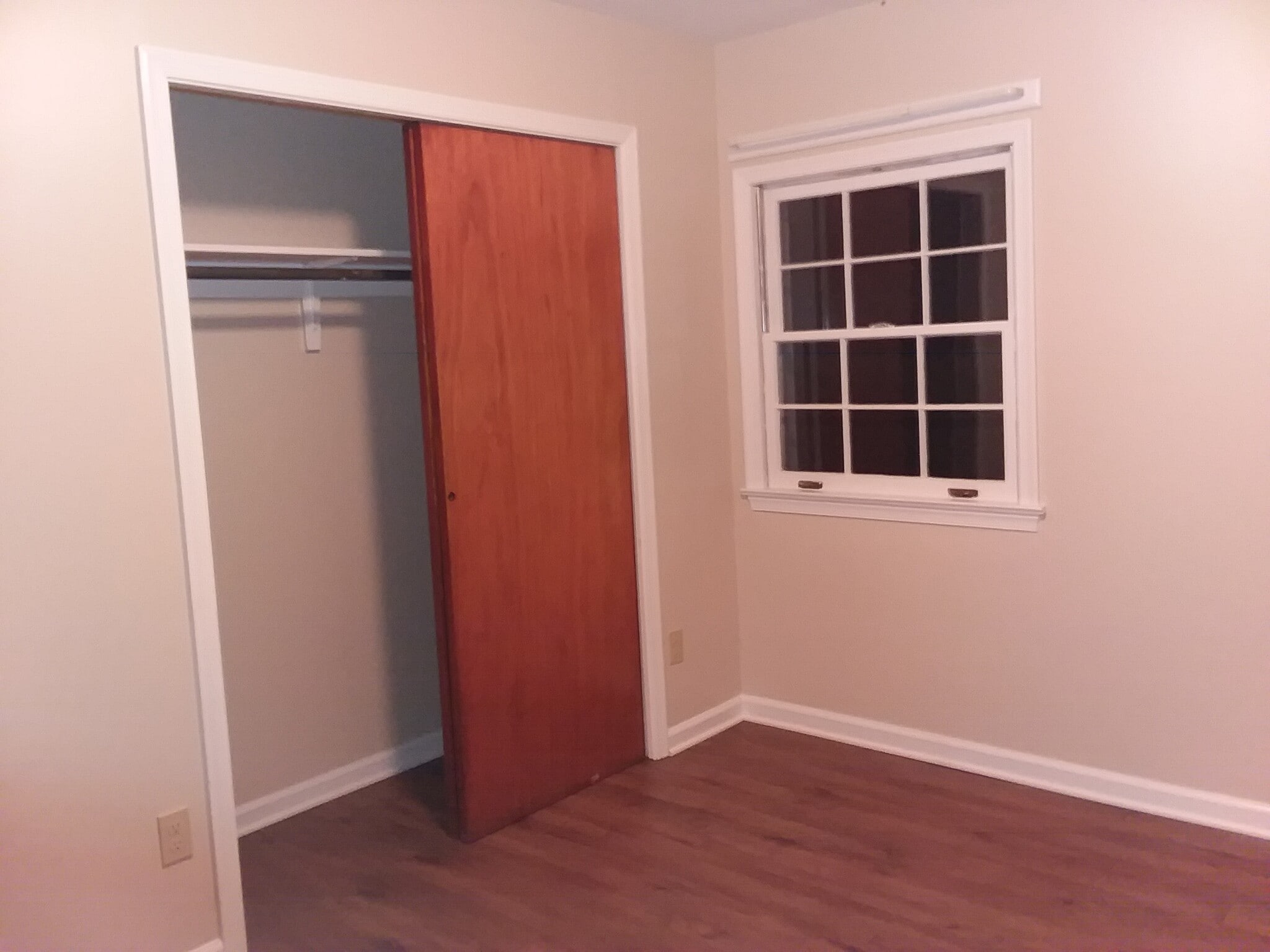 Bedroom on ground floor - 2392 Clements Hollow Ln