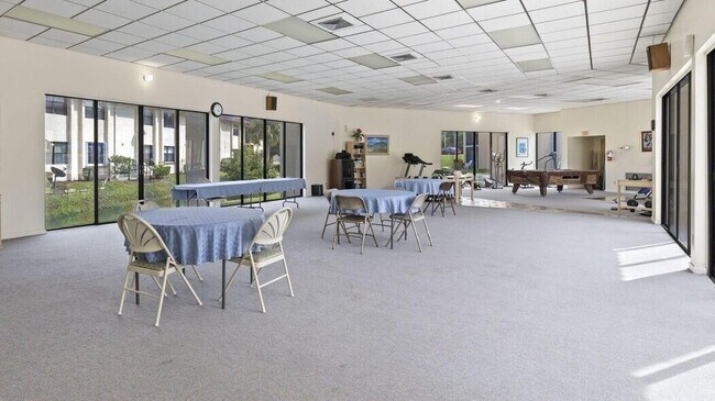 Building Photo - 2050 Oleander Blvd