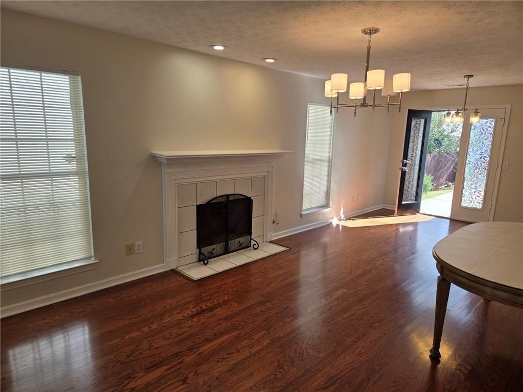 Building Photo - 3243 Oak Vista Way SW