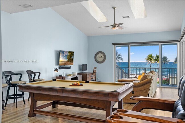 Building Photo - 311 N Surf Rd