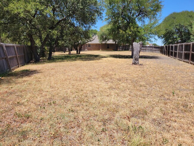 Building Photo - Huge 1/2 acre lot on cul de sac!  White Ro...