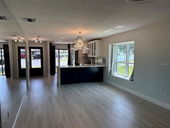 Building Photo - 996 N Beneva Rd