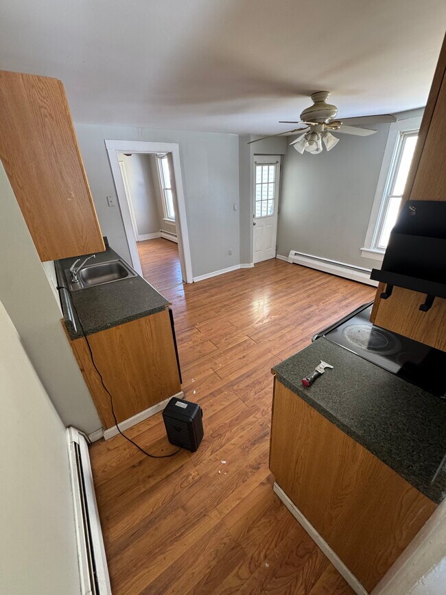 Building Photo - 1041 Dreher Ave