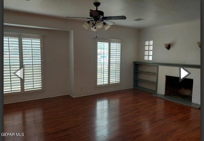 Building Photo - 301 Rose Ln