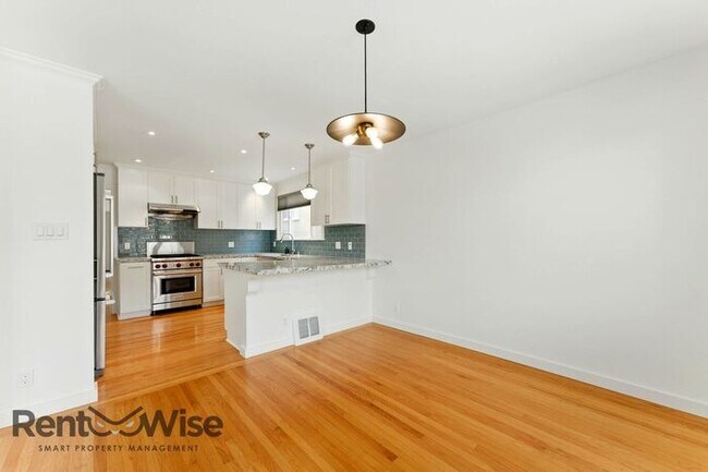 Building Photo - 61 Marview Way
