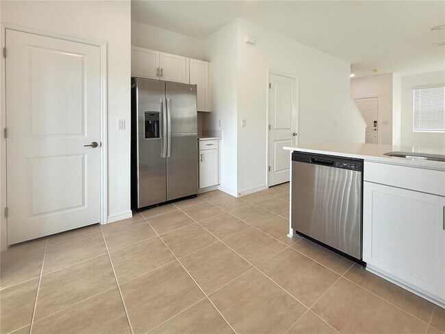Building Photo - 8948 Daybreak St