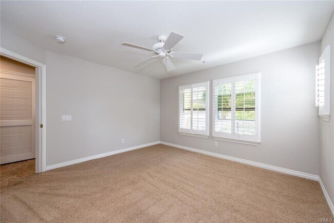 Building Photo - 8 Bluefin Ct