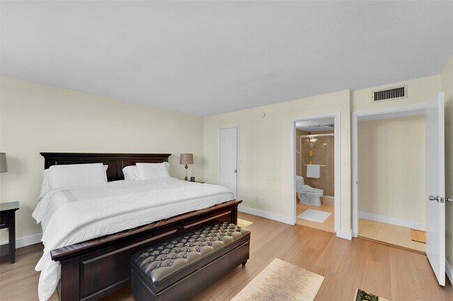 Building Photo - 1401 S Ocean Dr