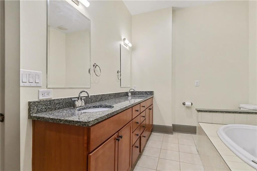 Building Photo - 4657 Magnolia Commons