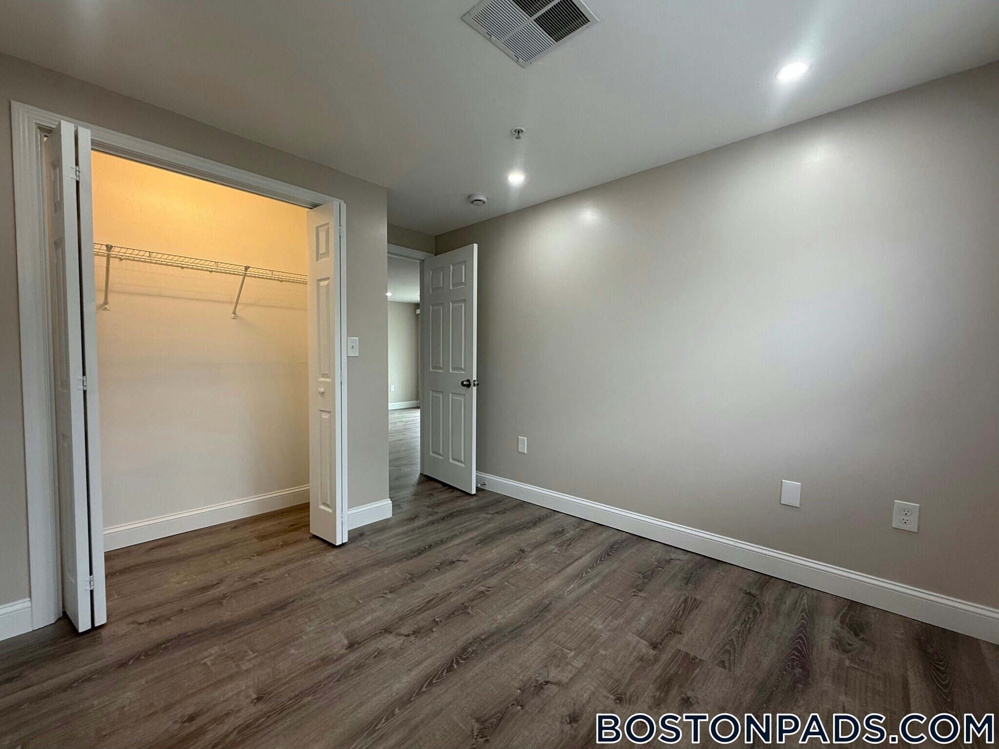 Building Photo - 23 Kenmar Dr