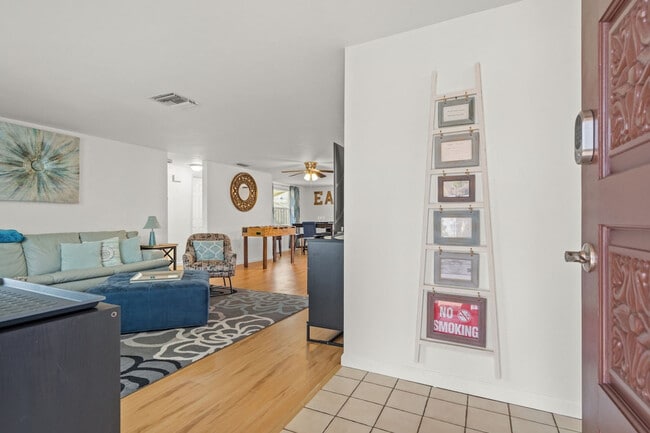 Building Photo - 7021 Sonata Dr