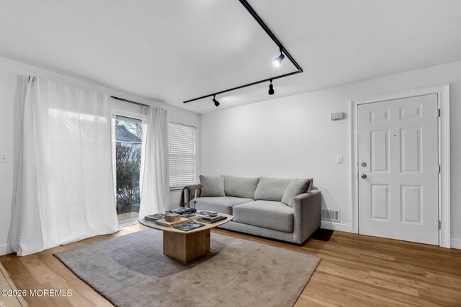 Building Photo - 25 Gait Ct