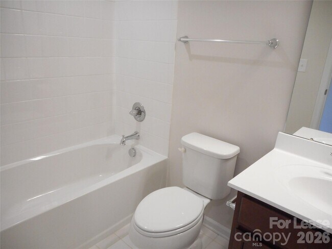 Building Photo - 322 Willow Wood Ct