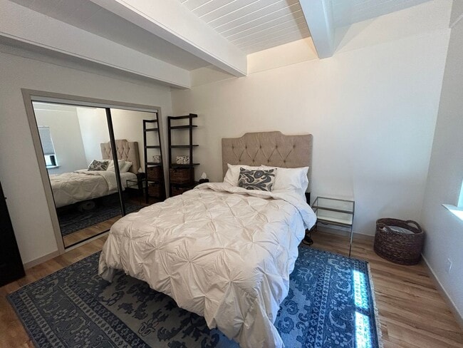 Building Photo - Beautifully Remodeled Chalet in Great Loca...
