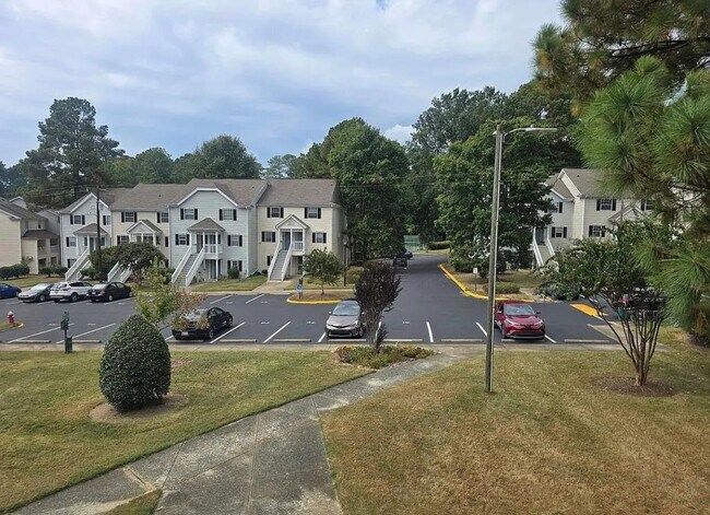 Building Photo - 249 Schultz St