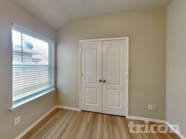 Building Photo - 5817 Parkview Hills Ln