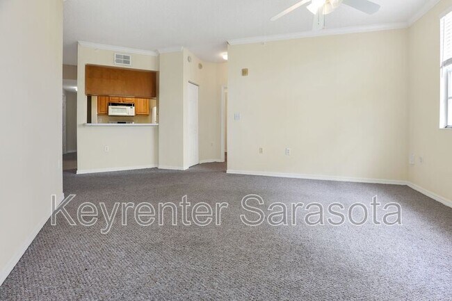 Building Photo - 5500 Bentgrass Dr
