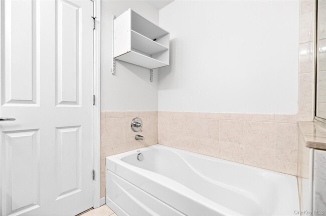 Building Photo - 17 Harbor Pointe Dr