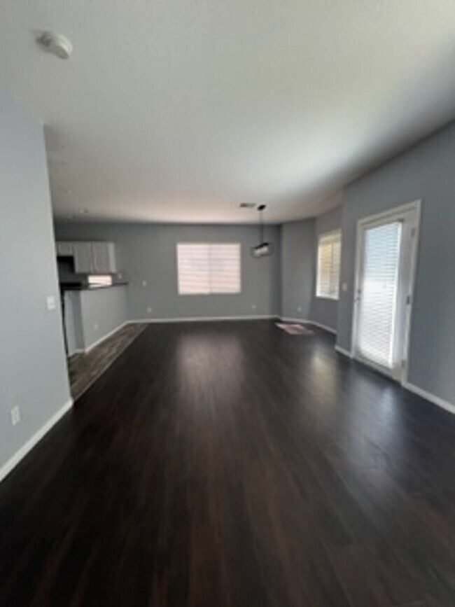 Building Photo - SOUTHERN HIGHLANDS BEAUTY!